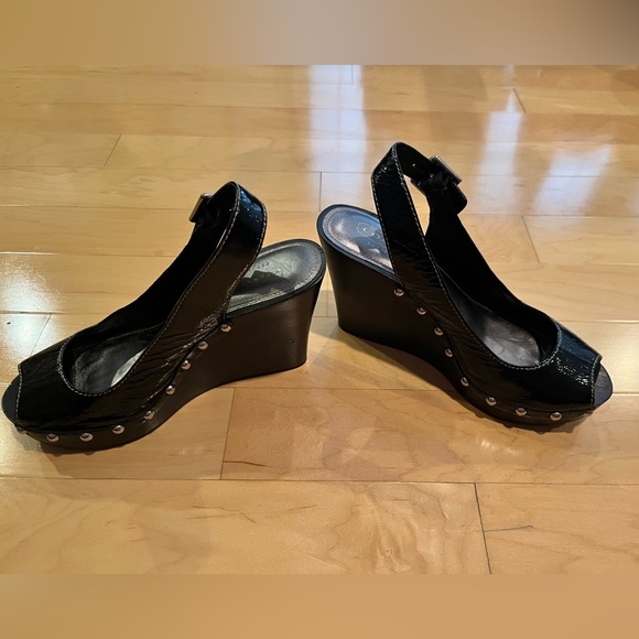 Coach Renea Crinkle Black Patent Leather peep toe wedge with silver studs Size 9 - Picture 7 of 8
